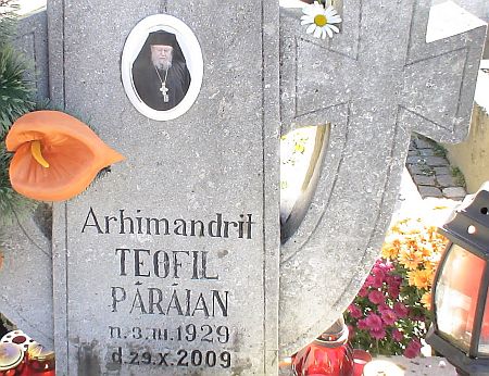 Mormantul Parintelui Teofil Paraian