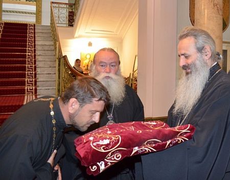 Vesmantul Sfintei Cuvioase Parascheva