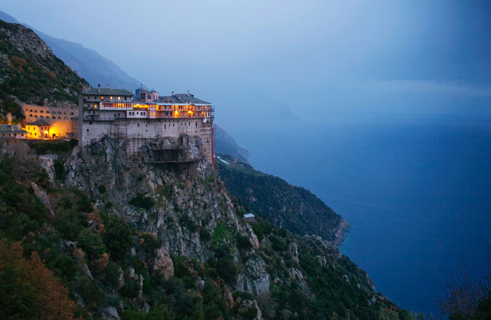 Arhitectura manastirilor athonite