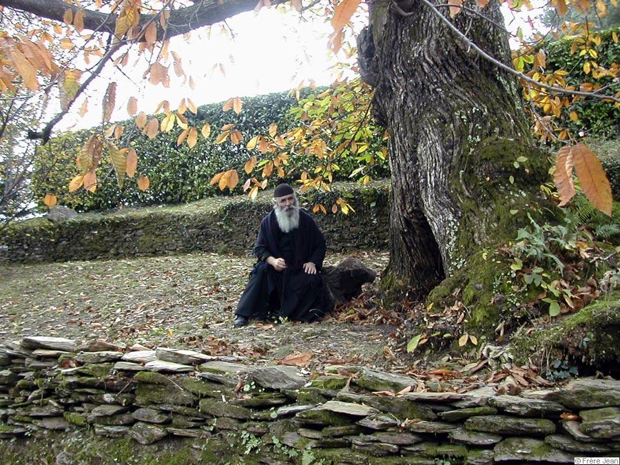 Parintele Ioan, un fotograf devenit monah la Muntele Athos