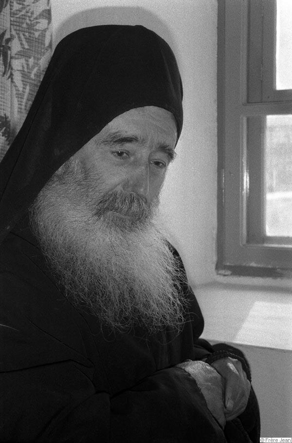 Parintele Ioan, un fotograf devenit monah la Muntele Athos