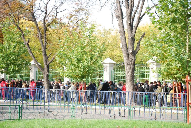 Pelrinaj la Moastele Sfantului Dimitrie