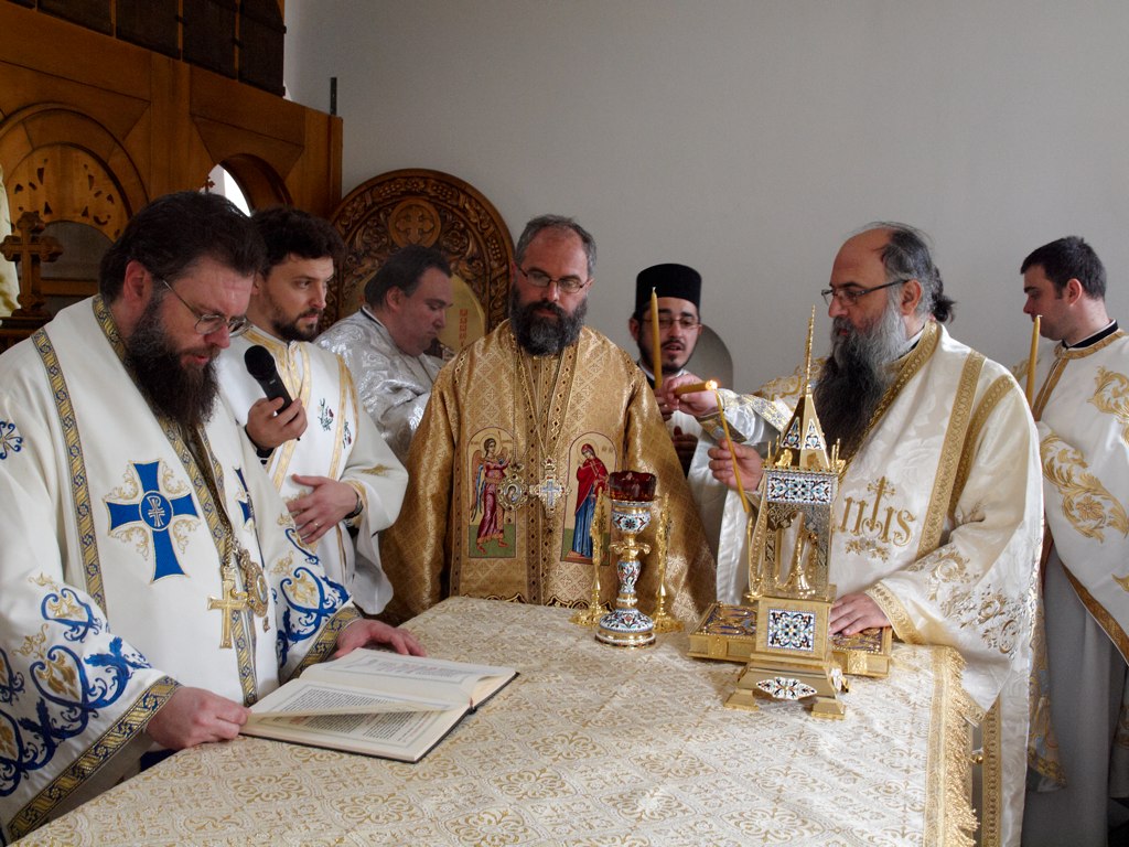 Sfintirea bisericii Manastirii "Sfantul Cuvios Dimitrie cel Nou" din Middletown, New York
